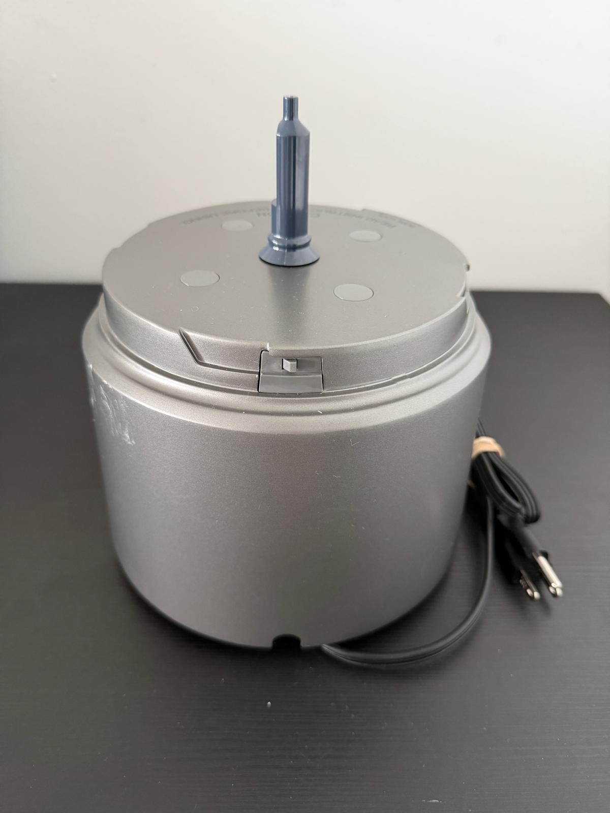 Cuisinart FP-12N 12-Cup Food Processor BASE MOTOR ONLY. EXCELLENT condition.
