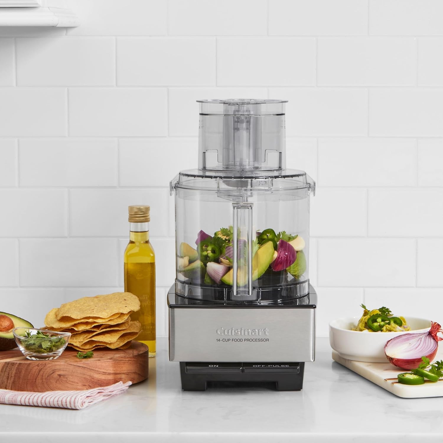 Food processor ideal for chopping shredding pureeing and kneading dough powerful